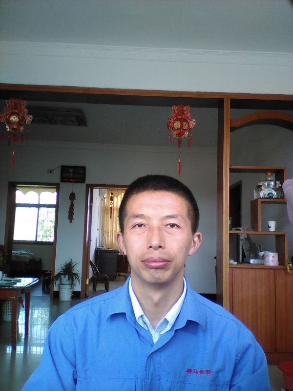 红玫瑰的第一张照片--安溪相亲网