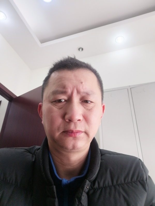 相视而笑的第一张照片--安溪相亲网