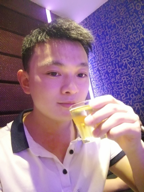 幸福的拥抱的第一张照片--安溪相亲网