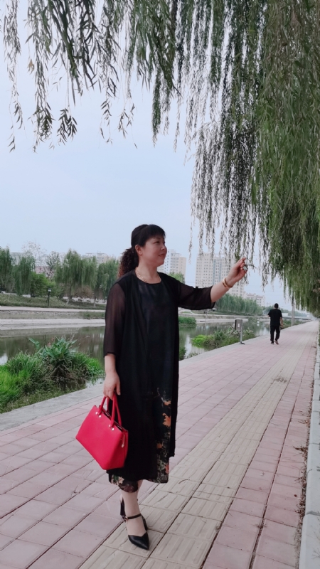 周本玲的第一张照片--安溪相亲网