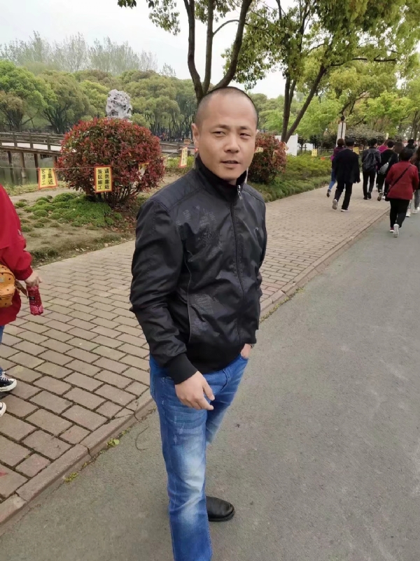 傻子的第一张照片--安溪相亲网