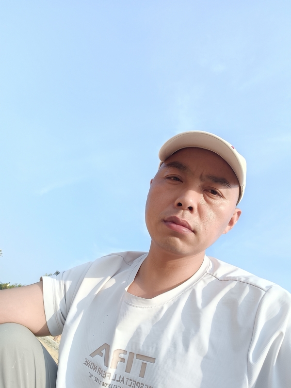 哥哥的第一张照片--安溪相亲网