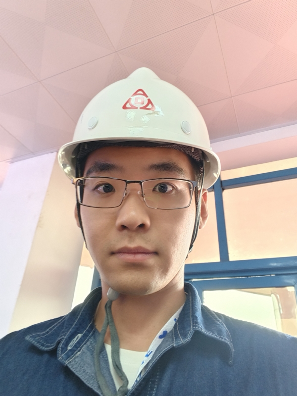 何鹏宇的第二张照片--安溪相亲网