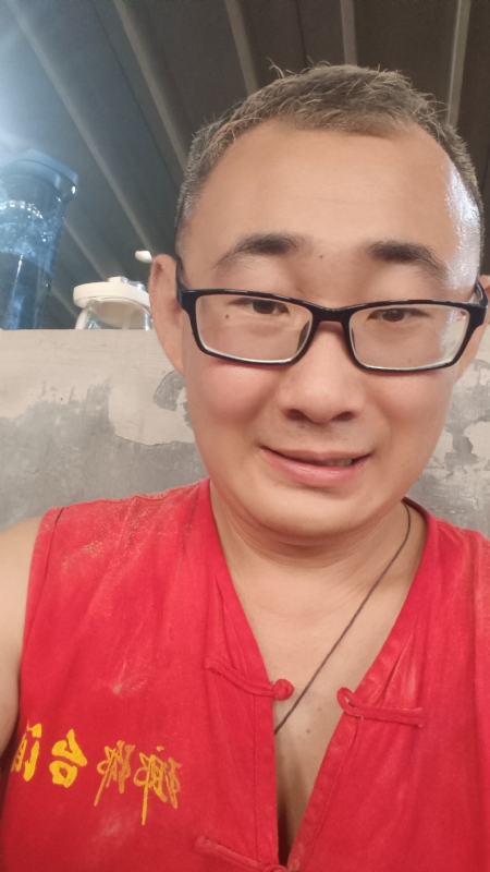 黑黑一笑的第二张照片--安溪相亲网